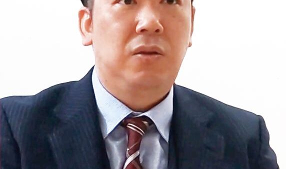 代表　井上より